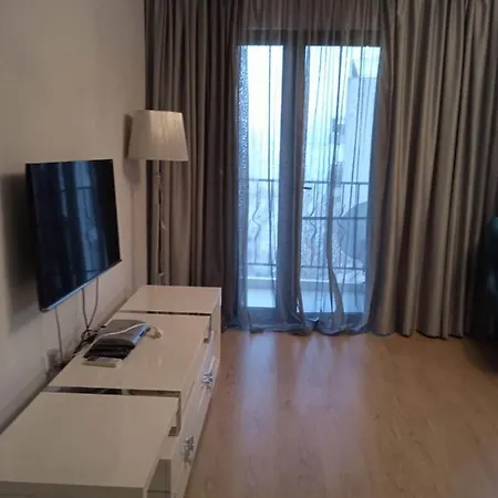 Гр.Балчик 9600 Ул. Гео Милев 12 * Balchik